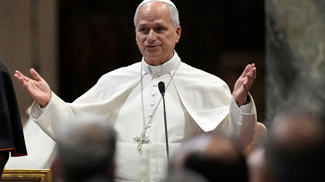 ARCHIV - Papst Leo XIV. nimmt an der jährlichen Versammlung der Diözese Rom in der Basilika St. Johann im Lateran teil. Foto: Alessandra Tarantino/AP/dpa 20260922145700049.jpg
