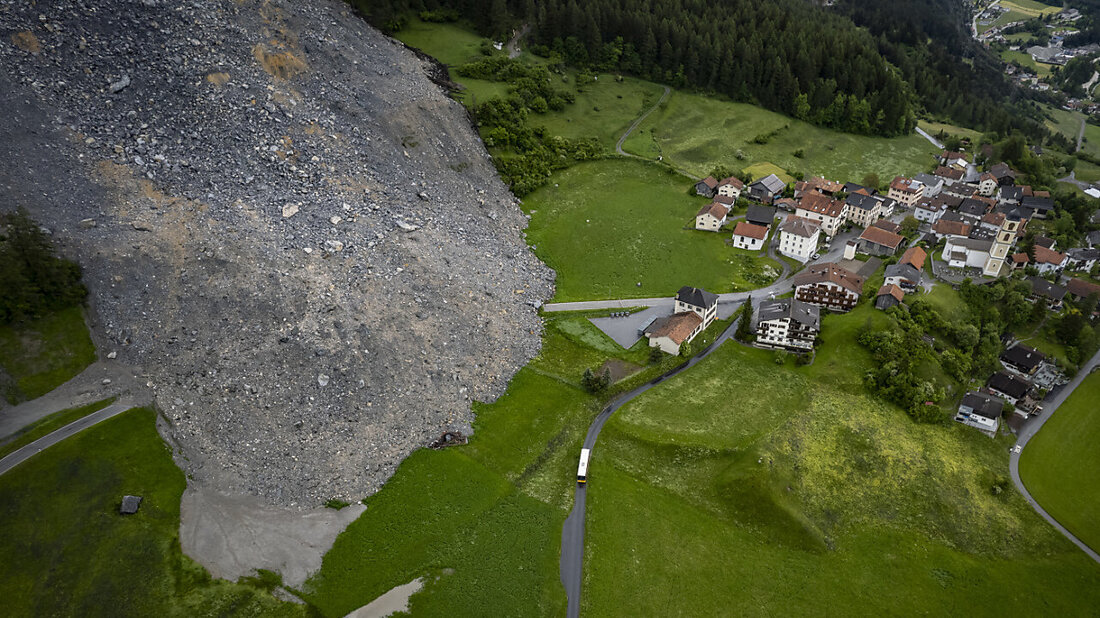 Am Berg oberhalb von Brienz/Brinzauls in Graubünden rumpelt es wieder öfter. (Pressebild)