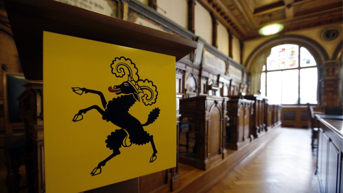 Der Schaffhauser Kantonsrat hat am Montagmorgen mit der Beratung des Budgets 2026 begonnen. Die Bürgerlichen wollen eine Steuersenkung durchsetzen. (Symbolbild) 20251117092847852.jpg