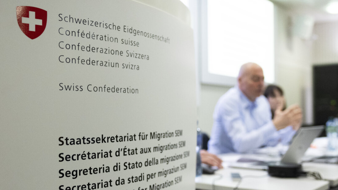 Anfang des Jahres hat das SEM den Abbau von 83 Stellen angekündigt. Nun wurde bekannt: Anfang 2027 werden weitere 108 Vollzeitstellen folgen. (Archivbild) 20260607102501201.jpg