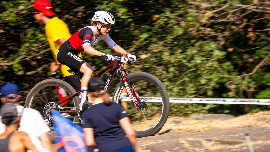 Wie schon im Shorttrack triumphiert Sina Frei auch im Cross-Country 20260802150312121.jpg