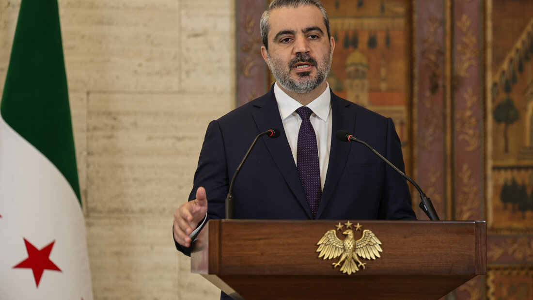 ARCHIV - Asaad al-Schaibani, Außenminister von Syrien, spricht während einer Pressekonferenz. Foto: Mohammed Al-Rifai/dpa 20260824002400977.jpg