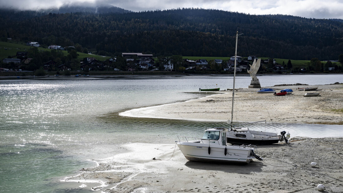 Ohne Niederschläge sinkt der Wasserstand durch Verdunstung durchschnittlich um rund 1,5 Zentimeter pro Tag. 20261002153209445.jpg