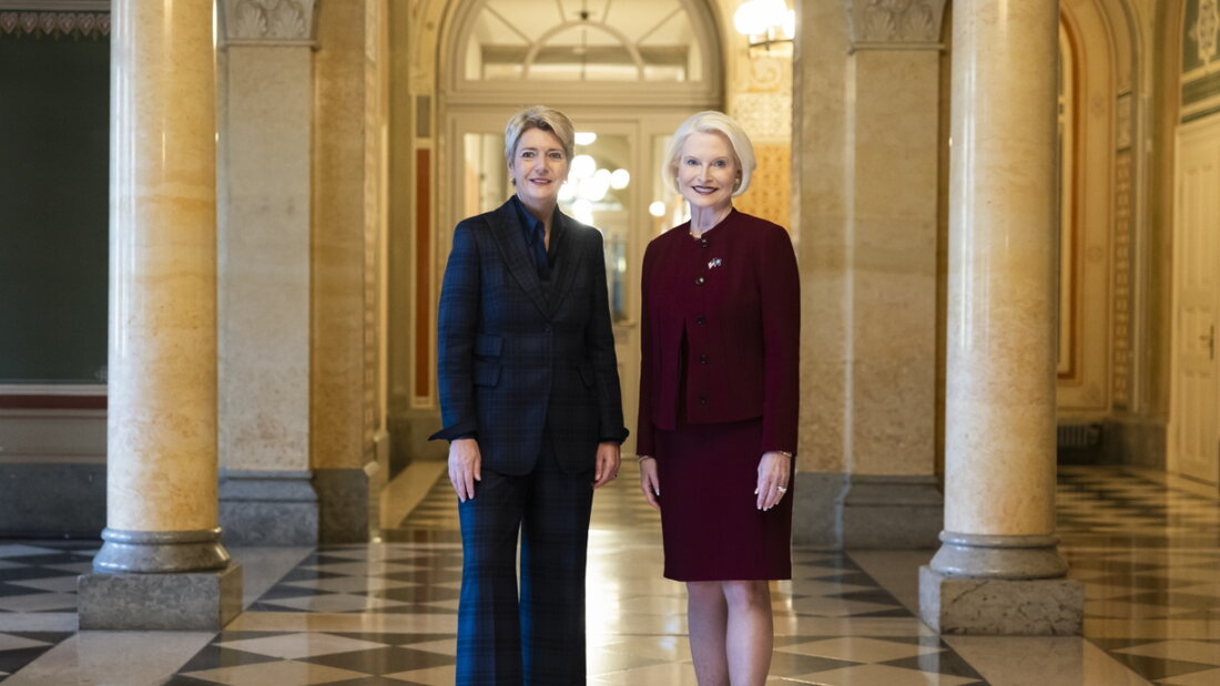 Callista Gingrich (rechts) mit Bundespräsidentin Karin Keller-Sutter im Bundeshaus in Bern. 20251023225414908.jpg