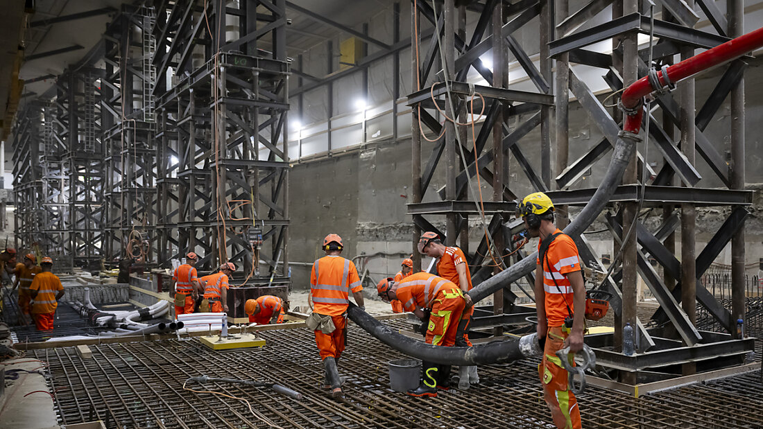 Nächtliche Bauarbeiten haben am frühen Sonntagmorgen im Berner Hauptbahnhof zu Verspätungen im Zugsverkehr geführt. (Archivbild) 20241006101330862.jpg