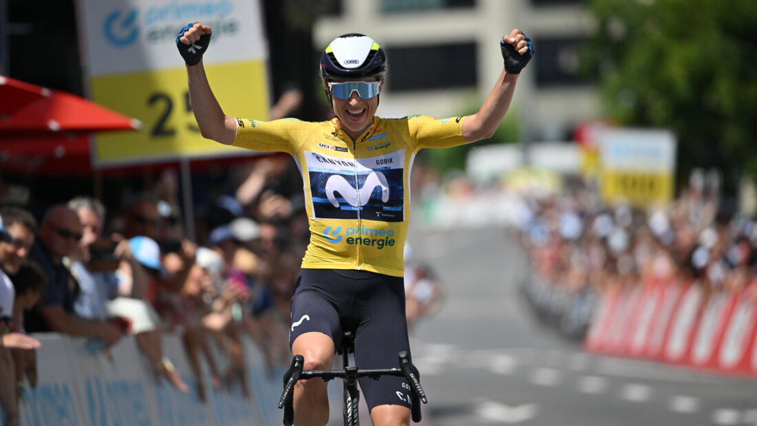 Geschafft: Marlen Reusser jubelt in Küssnacht am Rigi 20250615132957315.jpg