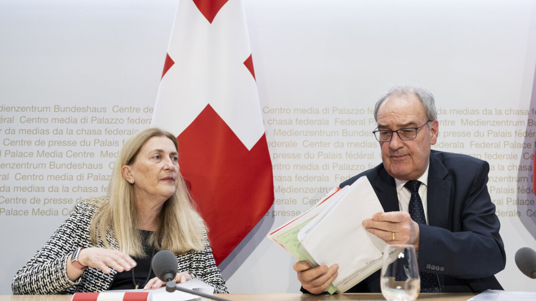 Wirtschaftsminister Guy Parmelin und Staatssekretärin Helene Budliger Artieda sind für Zollgespräche erneut nach Washington gereist. (Archivbild) 20251114002826524.jpg