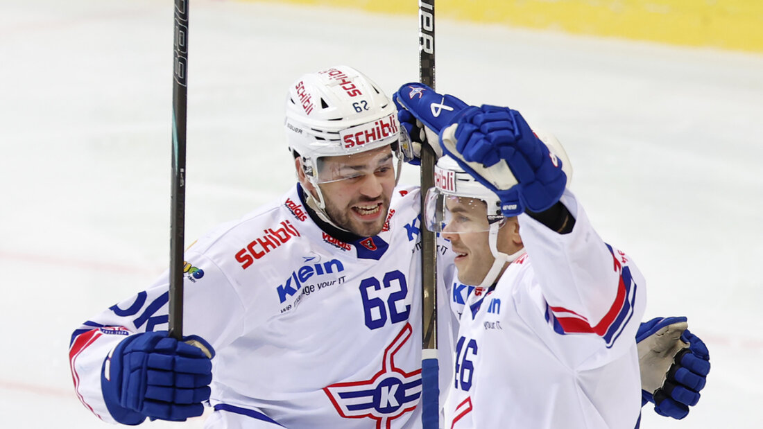 Harrison Schreiber (links) spielt die nächsten zwei Saisons für den HC Davos 20260521111736874.jpg