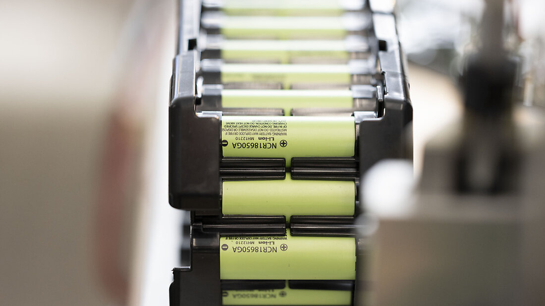 Akkus für E-Bikes sollten nicht in den Haushaltskehricht entsorgt werden. (Archivbild) 20250410110706744.jpg