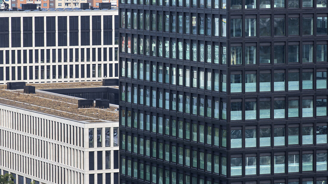 Das Wohn- und Geschäftsgebäude Park Tower in Zug. (Archivbild) 20250429112652060.jpg