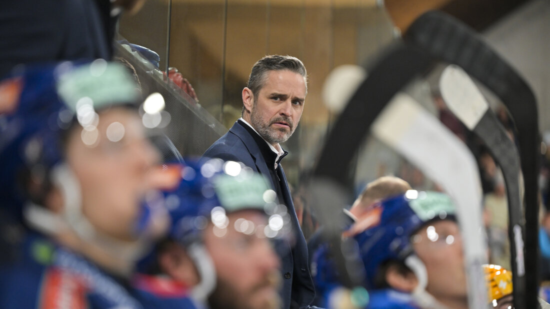 Der Kanadier Josh Holden hat den Rekordmeister Davos in den vergangenen drei Saisons als Cheftrainer zurück an die Spitze geführt 20260415050058040.jpg