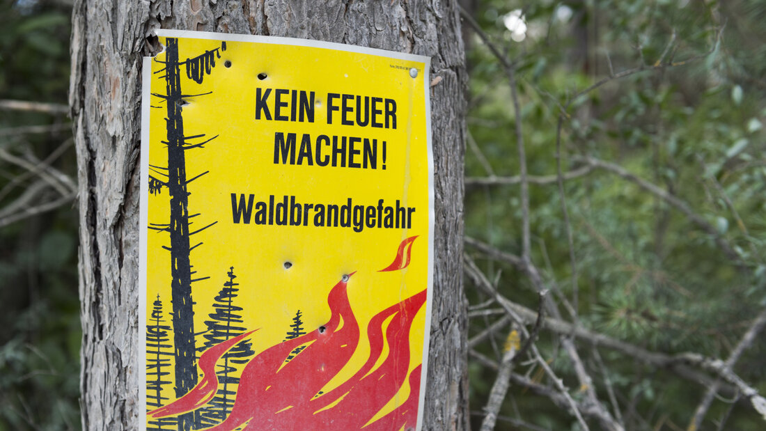 Graubünden weitet das absolute Feuerverbot aufgrund der Trockenheit auf weitere Regionen im Kanton aus. (Symbolbild) 20260728104220688.jpg