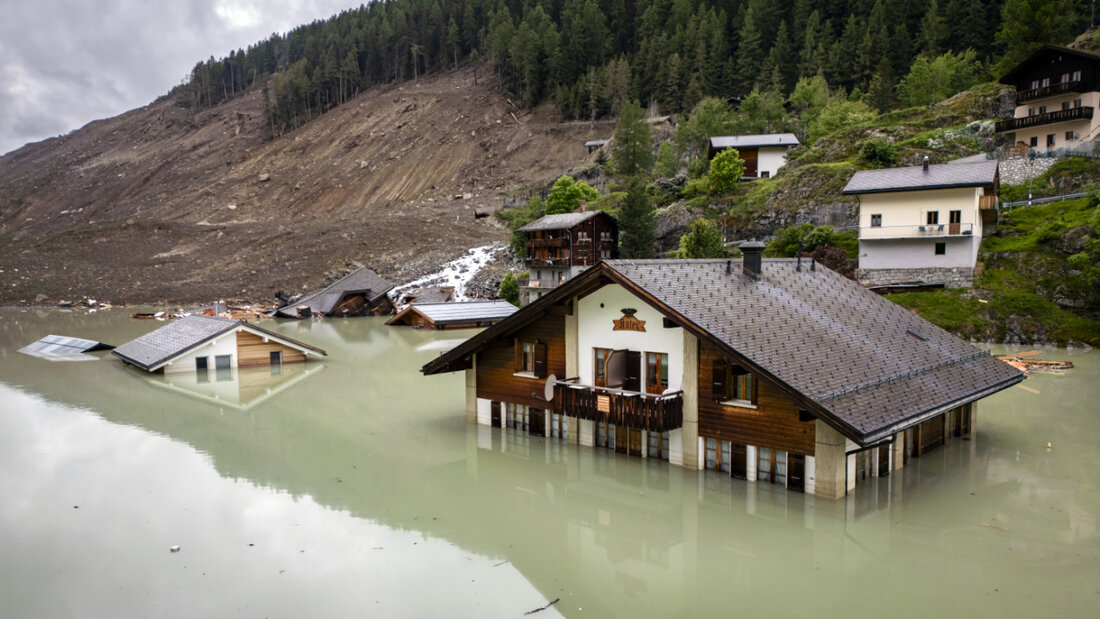 Einzelne Bewohnerinnen und Bewohner von zwei Weilern in Blatten VS durften am Donnerstag zu ihren Häusern. 20250605160807337.jpg