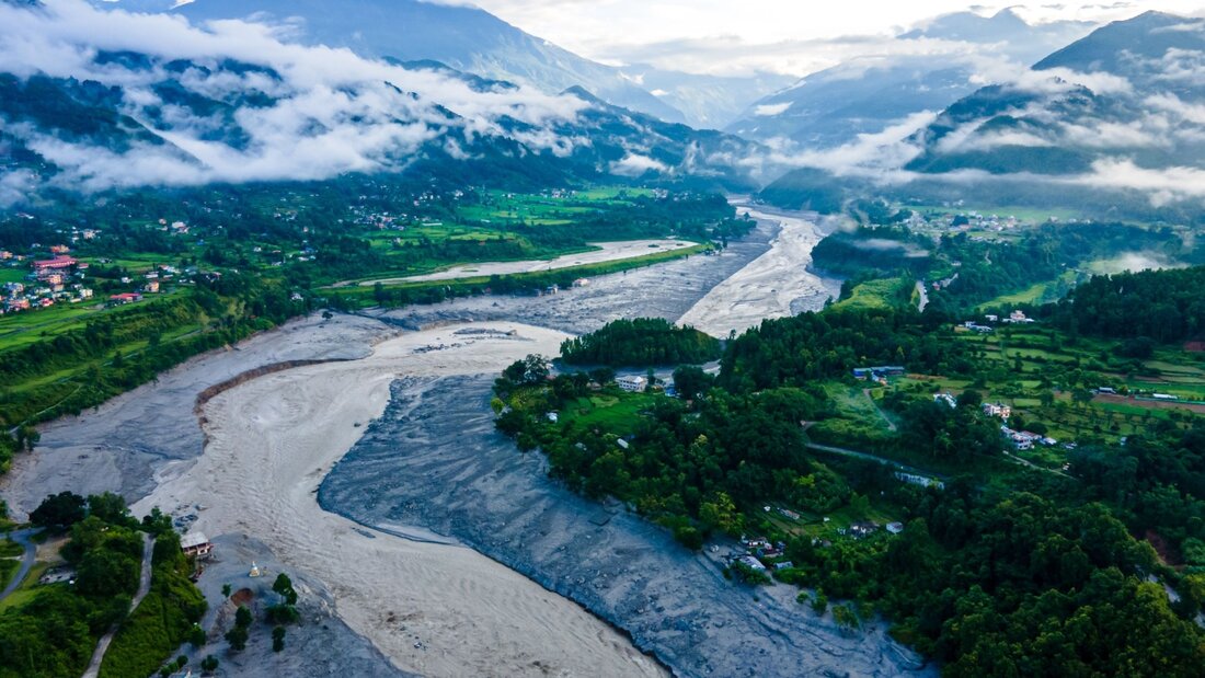 Nepals Katastrophenschutz warnt vor einer möglichen weiteren Katastrophe ausgehend vom Fluss Bhotekoshi. Foto: Ambir Tolang/JNA via ZUMA Press Wire/dpa 20260830042007765.jpg