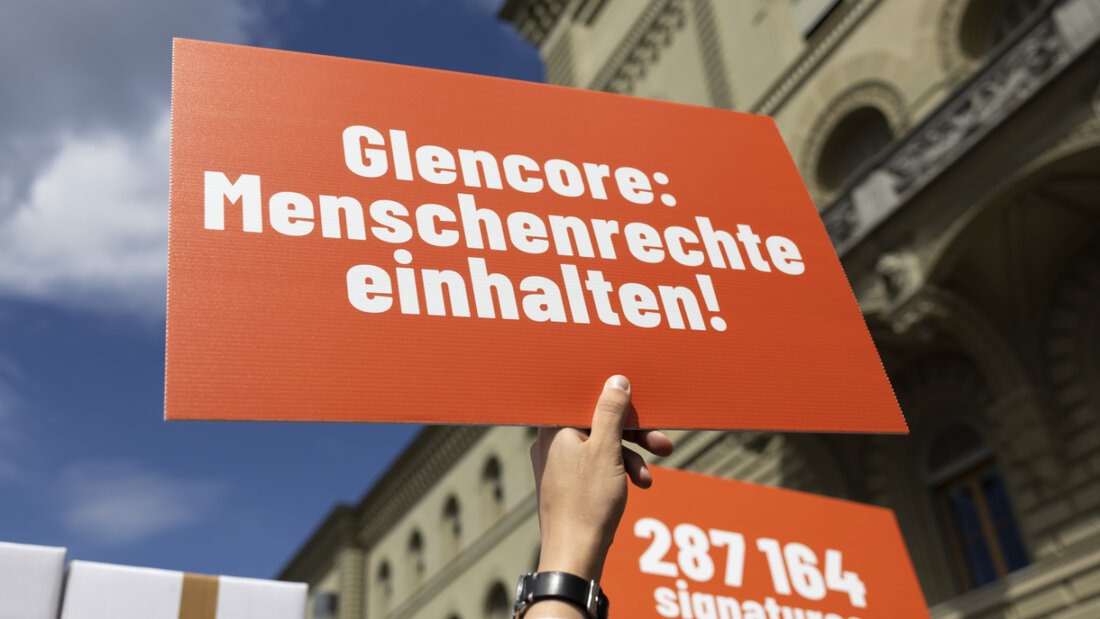 Die Initianten reichten die Unterschriften für die neue Konzernverantwortungsinitiative im Mai ein. (Archivbild) 20250903135815067.jpg