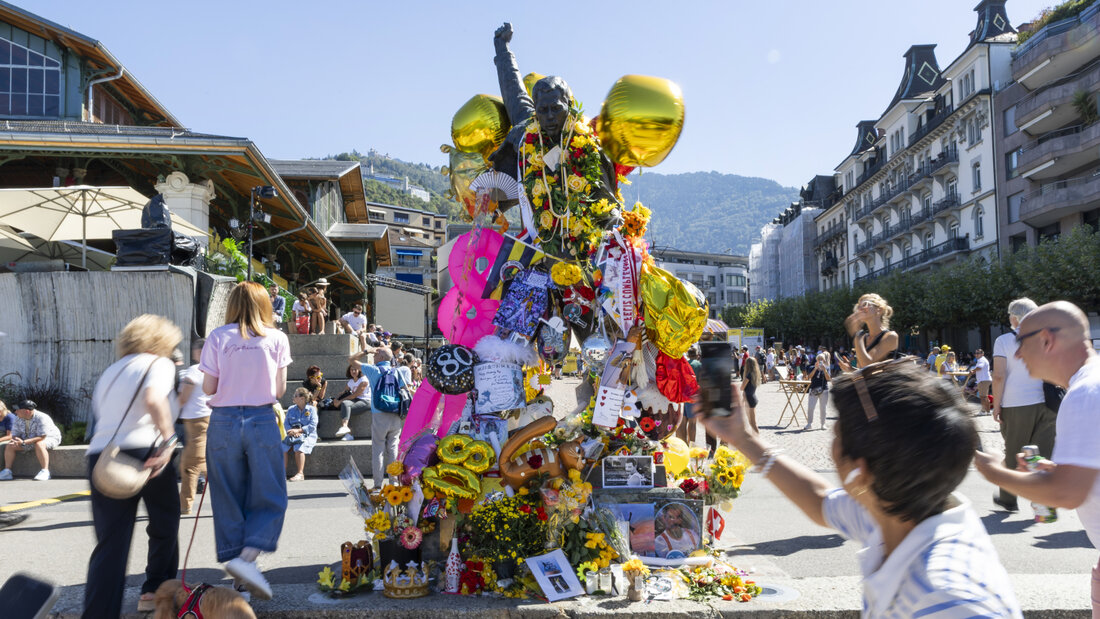 Tausende Fans feiern den 80. Geburtstag von Queen-Sänger Freddie Mercury in Montreux. 20260906133605437.jpg