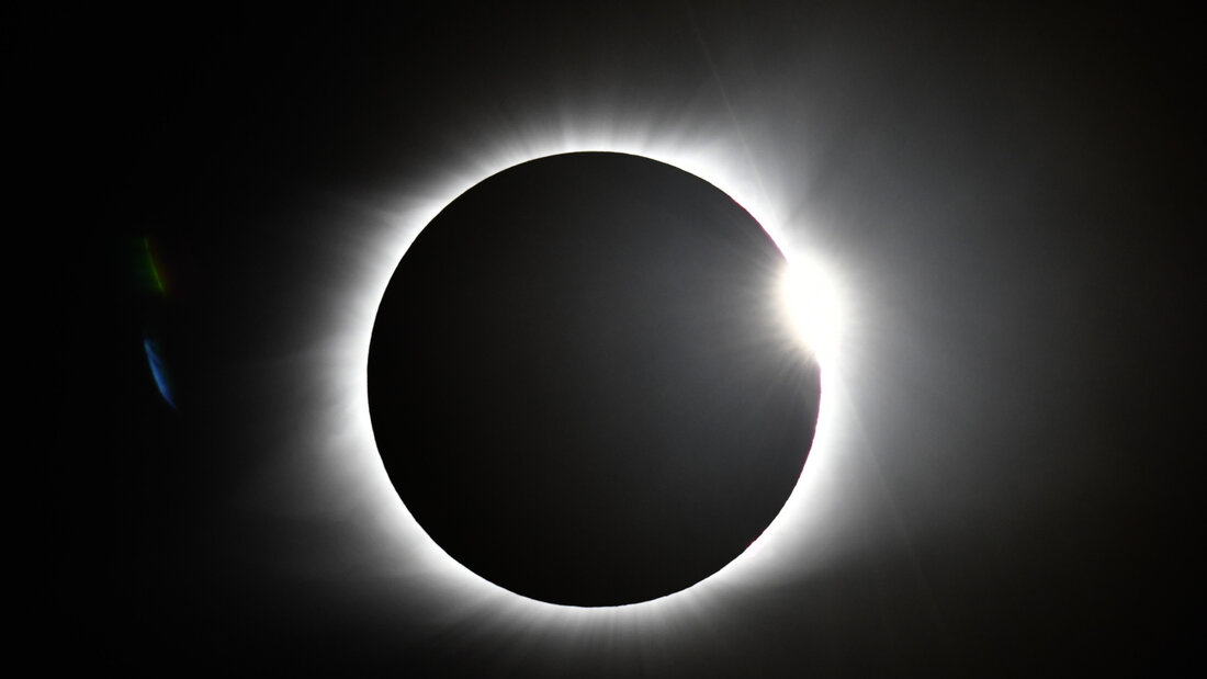 Die Sonnenfinsternis beginnt: Um 17.34 Uhr Schweizer Zeit nahm die partielle Verfinsterung vor der Westküste Alaskas ihren Anfang. (Symbolbild) 20260812173406553.jpg