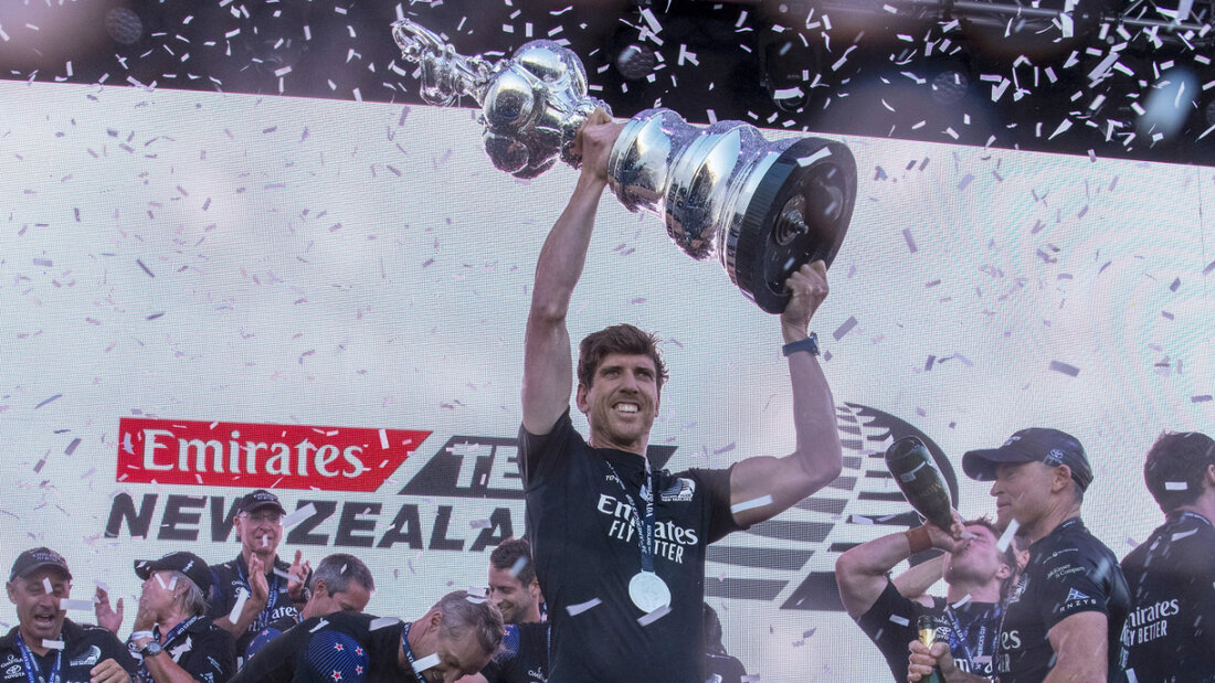 Die älteste Sporttrophäe der Welt ist bis mindestens 2027 in Besitz des Team New Zealand 20250515102857864.jpg