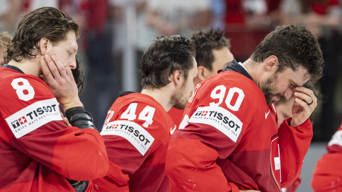 Roman Josi (Nummer (90), Pius Suter (44) and Simon Knak (8) lassen den Kopf hängen: Sie haben eine grosse Chance verpasst 20260601142813830.jpg