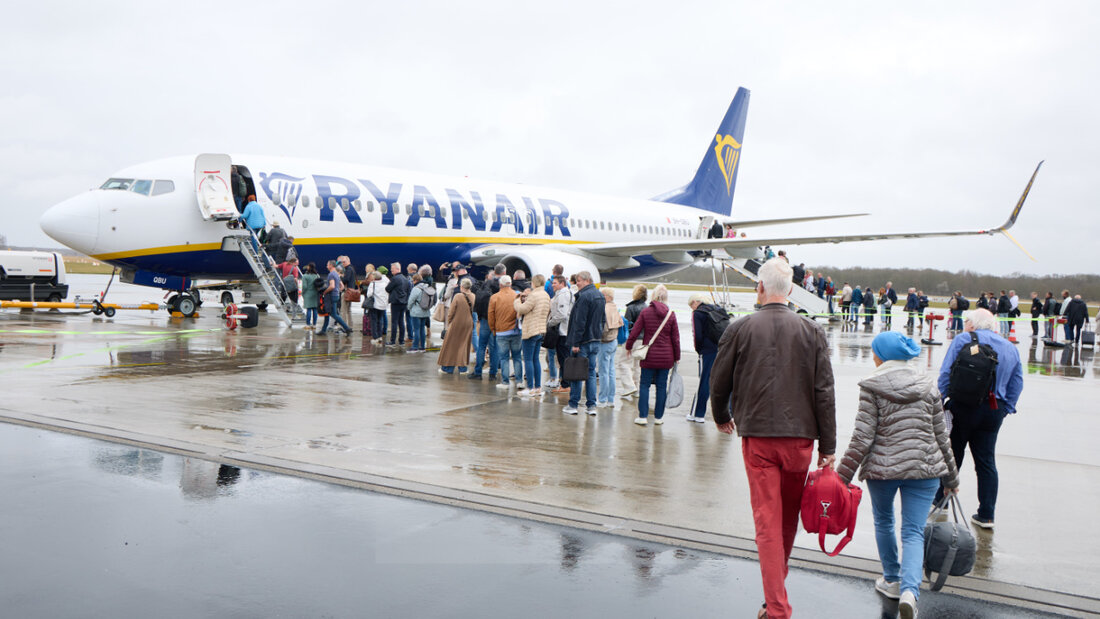 Ryanair hat der ausgedruckten Bordkarte den Kampf angesagt. Passagiere sollen ihre Smartphones nutzen und auf die hauseigene App gezwungen werden. (Archivbild) 20251106051931774.jpg