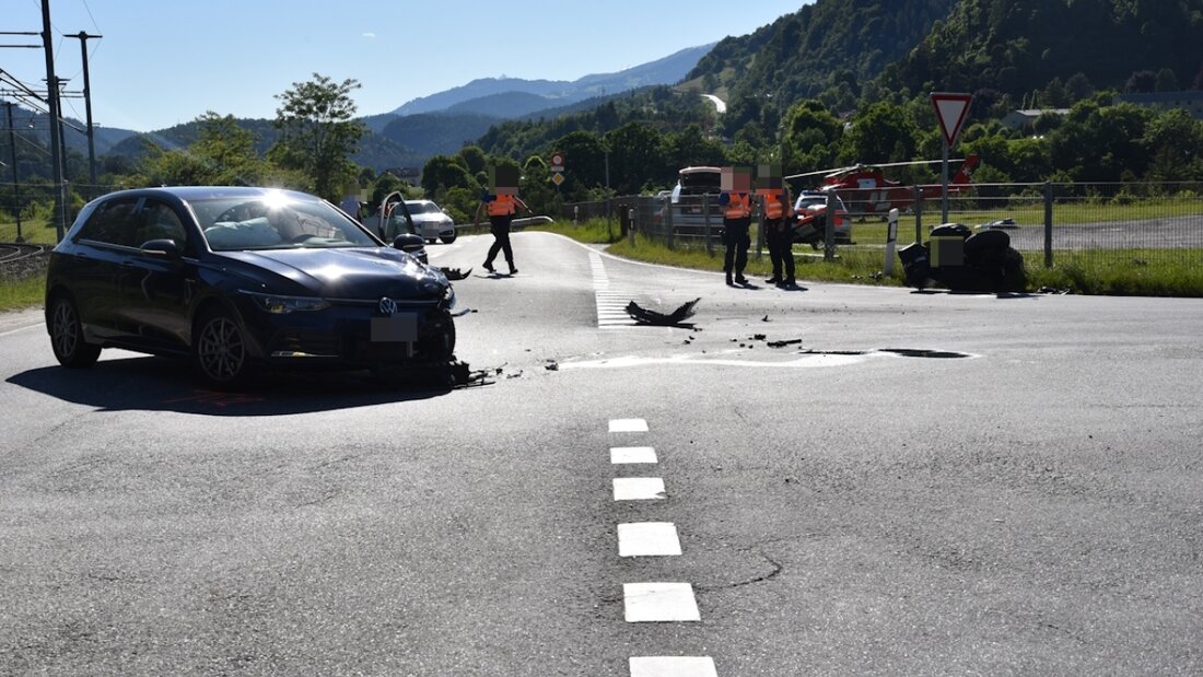 Trümmer an der Unfallstelle zeugen von der Heftigkeit der Kollision. 20250531154334724.jpg