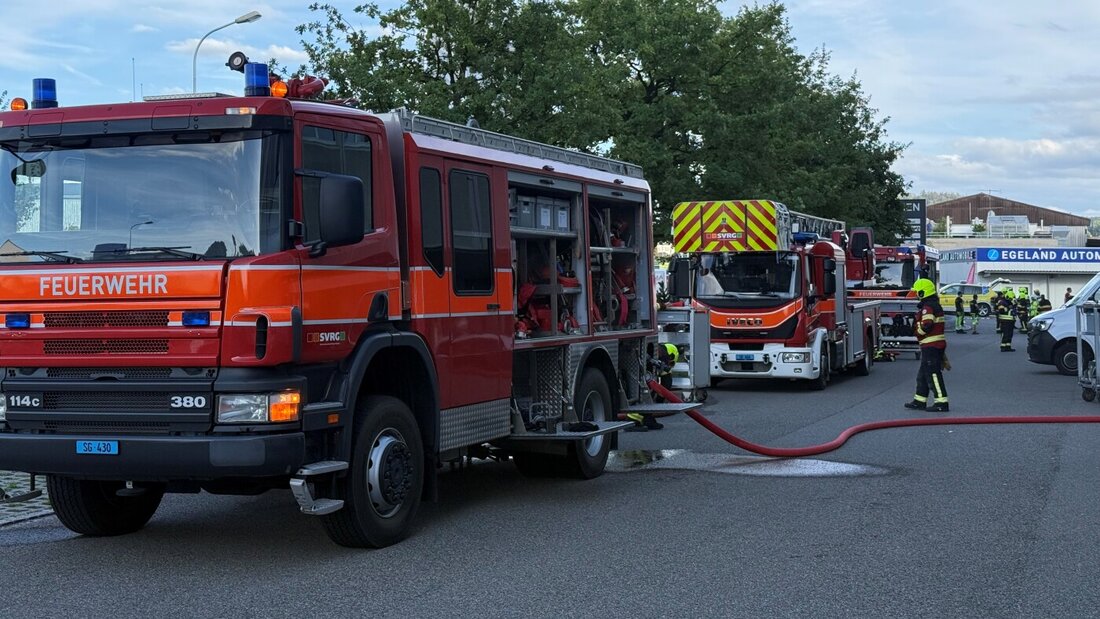 Aus zunächst unbekannten Gründen geriet im sankt-gallischen Gossau in einer Tiefgarage ein Elektro-Auto in Brand. 20260901203349551.jpg