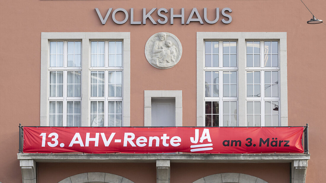 Ab Ende 2026 gibt es die 13. AHV-Rente. Das Parlament hat die Bestimmungen zur Auszahlung gutgeheissen, aber nicht über die Finanzierung entschieden. (Archivbild)
