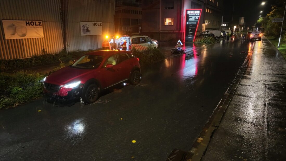 In Chur ist eine Radfahrerin bei einem Verkehrsunfall schwer verletzt worden, wie die Polizei am Montag mitteilte. 20251027231253145.jpg