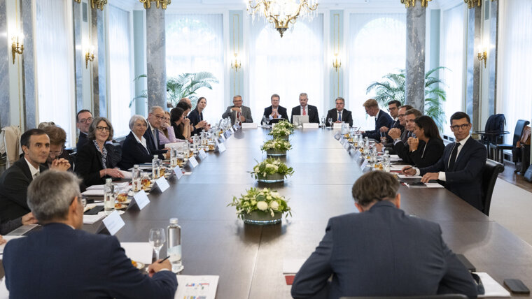 KEYSTONE/PETER SCHNEIDER 20250922201348796.jpg