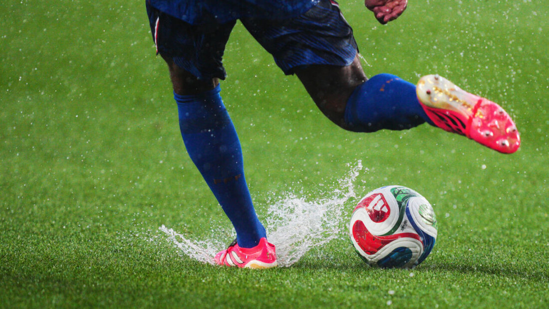 Das Spiel zwischen Frankreich und dem Irak versinkt zeitweise im Regen 20260623054405783.jpg