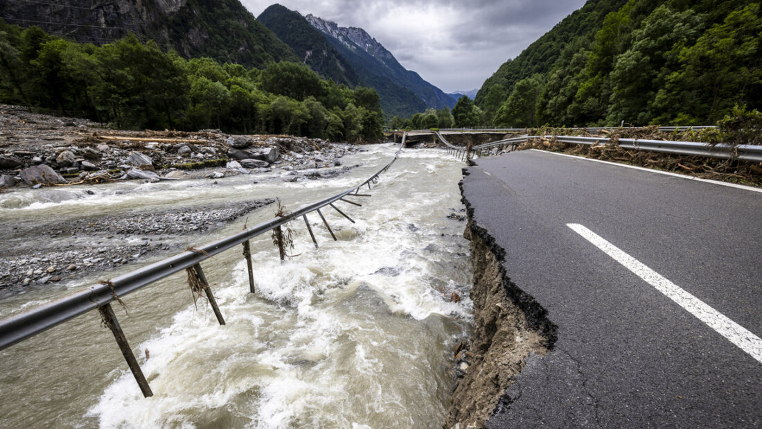 Die A13 zwischen Lostallo und Soazza war aufgrund von schweren Unwettern im Juni 2024 während zwei Wochen nicht befahrbar. 20260623080029316.jpg