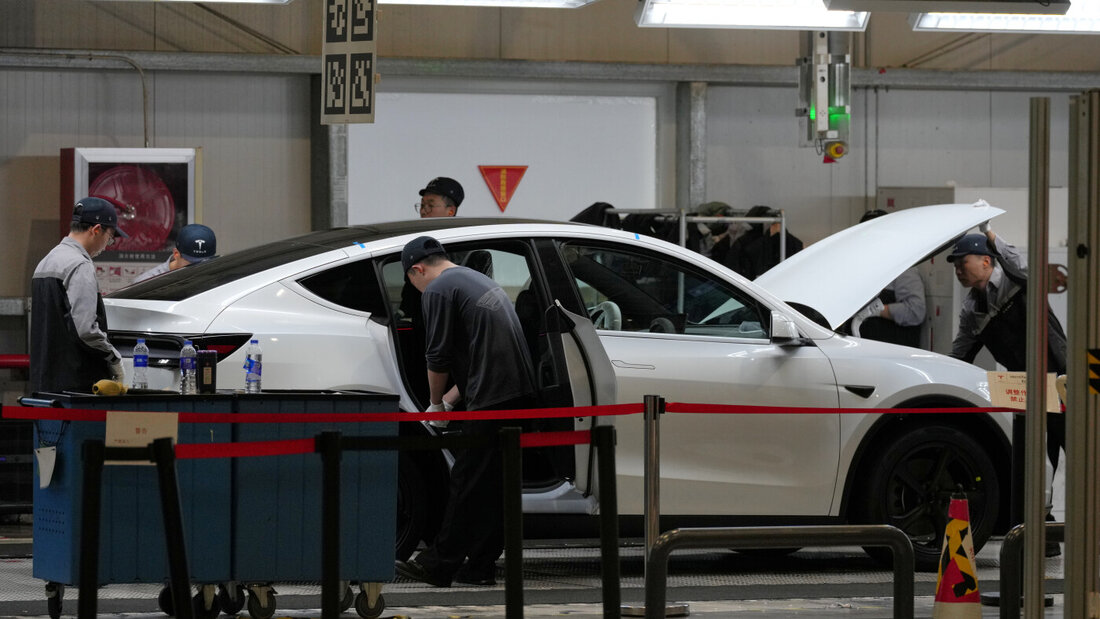Der E-Auto-Produzent Tesla will in China Sicherheitsprobleme rund um versenkbare Türgriffe ausräumen. (Archivbild) 20260822044733908.jpg