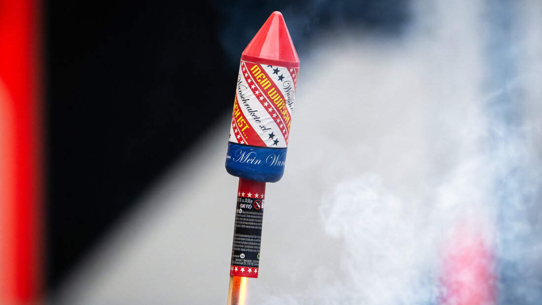 Muss auch in Innerrhoden am Boden bleiben: eine Feuerwerksrakete. (Symbolbild) 20260723110410242.jpg