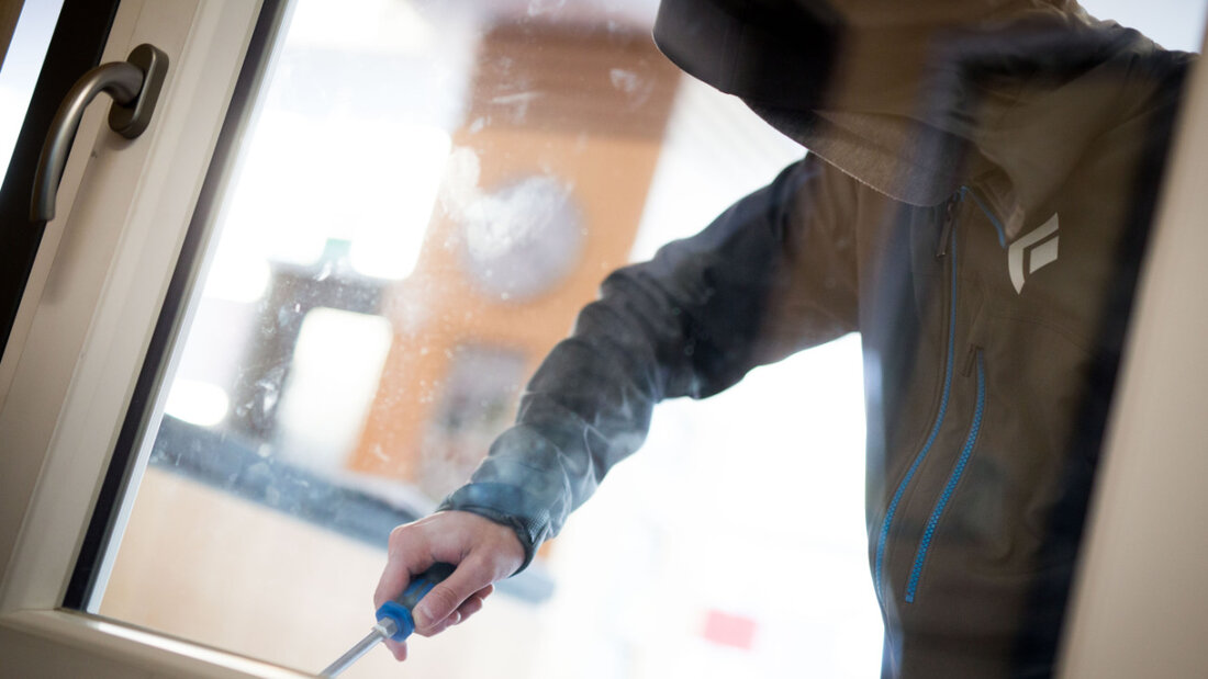 Am Wochenende waren im Kanton St. Gallen Einbrecher unterwegs. (Symbolbild) 20251116104111120.jpg