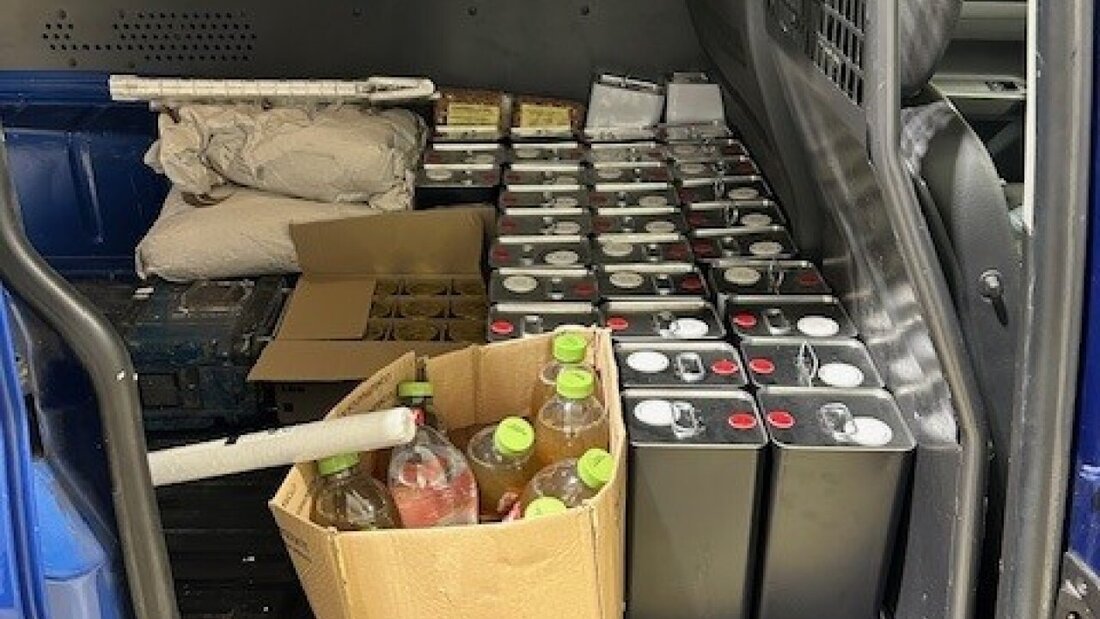 Ein Italiener hat über 100 Kilogramm nicht deklarierter Lebensmittel über die Schweizer Grenze geschmuggelt. 20251216102333562.jpg