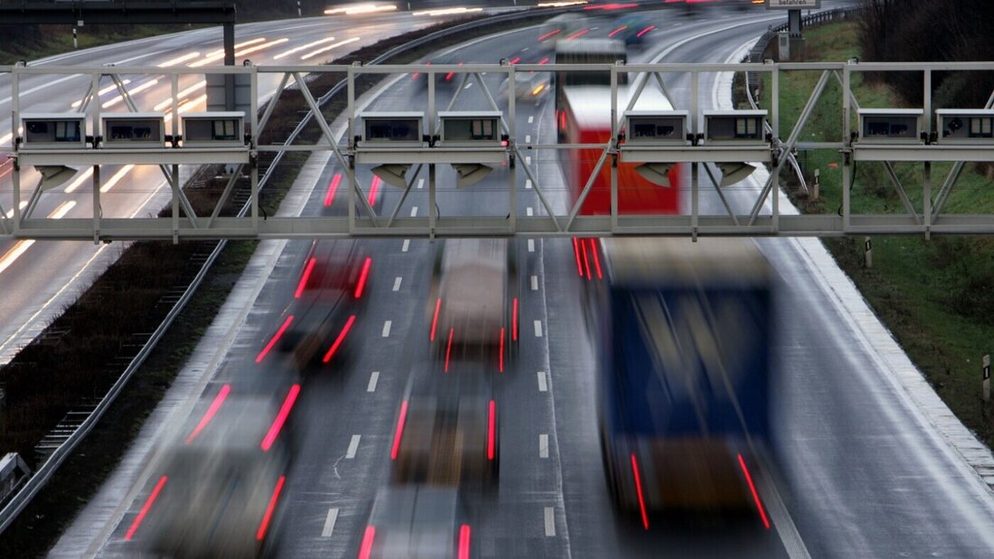 Der Kanton Bern will sein Polizeigesetz - darunter fällt auch die automatisierte Fahrzeugfahndung - rasch nachbessern. (Symbolbild) 20260815091706791.jpg
