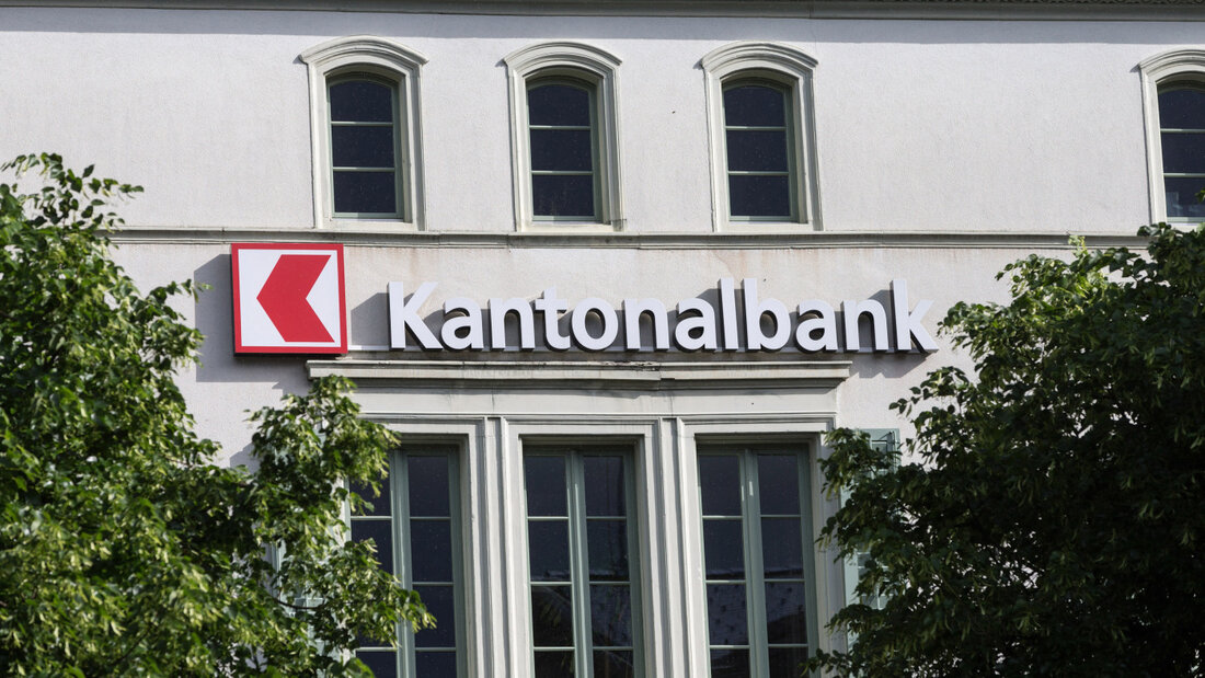 Die Glarner Kantonalbank hat einen Reingewinn von 13,2 Millionen Franken eingefahren. Dies ist ein Plus von 40,2 Prozent. Damit hat die Bank die Delle aus dem Vorjahreszeitraum mehr als ausgebügelt. (Archiv) 20260813092019699.jpg