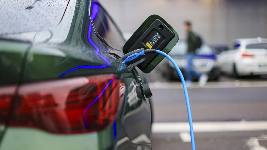 E-Autos europaweit auf dem Vormarsch (Symbolbild) 20260922103243397.jpg