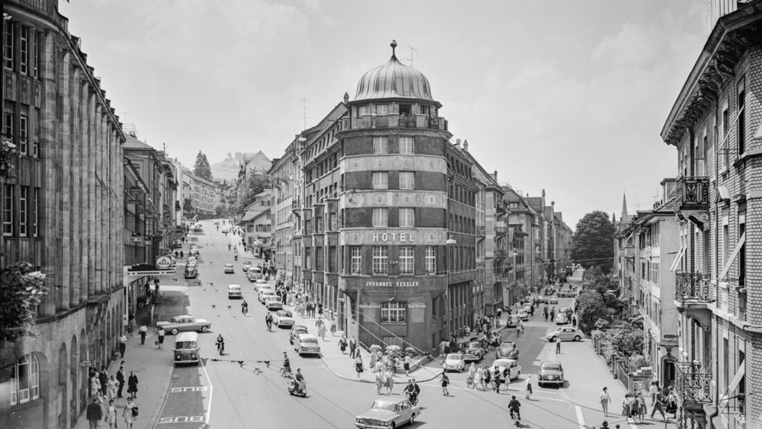 So sah die Kreuzung Teufenerstrasse/Davidstrasse in St. Gallen im Jahr 1962 aus. 20250408115124261.jpg