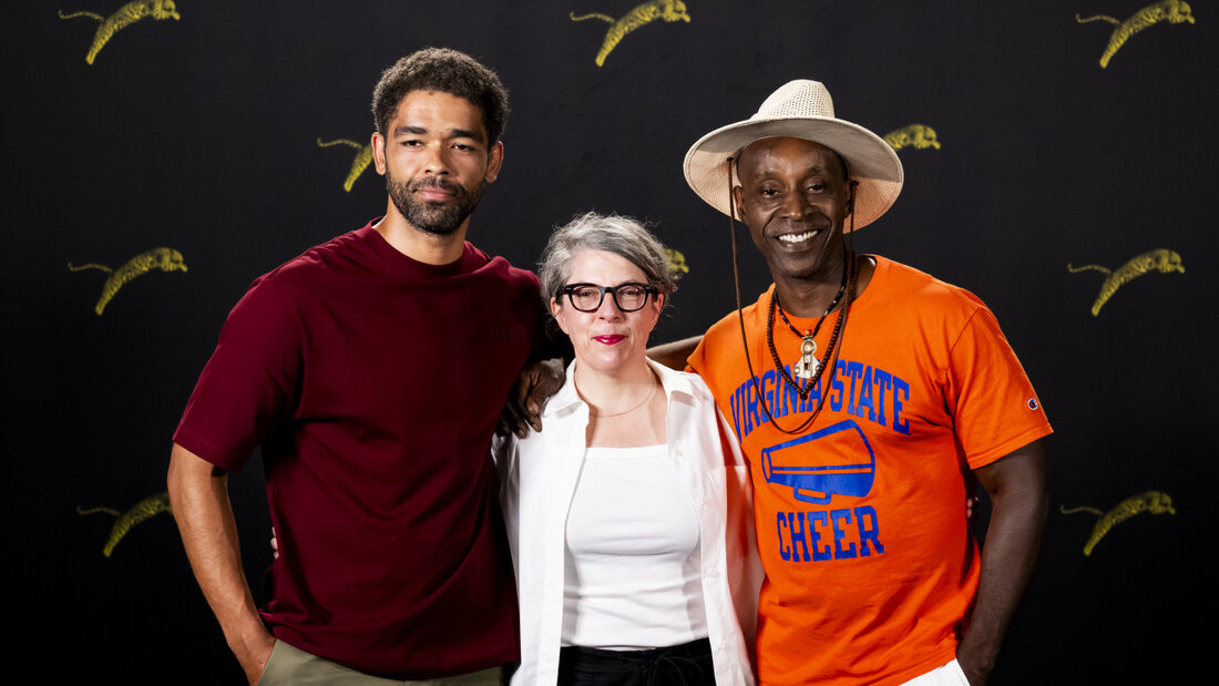 Für ihren ersten englischsprachigen Spielfilm hat Petra Volpe mit dem britischen Schauspieler Kingsley Ben-Adir und dem US-amerikanischen Darsteller Rob Morgan gearbeitet. In Locarno hatte "Frank & Louis" am Montag Europapremiere. 20260811103200268.jpg
