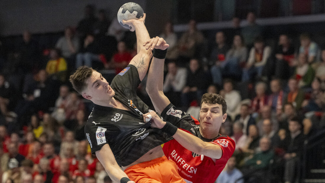 Patrik Martinovic (links) gewinnt mit den Kadetten Schaffhausen auch das zweite Spiel in der noch jungen Saison 20260829200232310.jpg