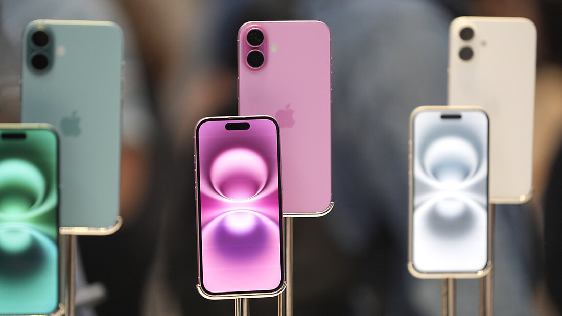 Die iPhones von Apple haben weitere Marktanteile in der Schweiz gewonnen. Rund die Hälfte aller Smartphone-Besitzer nutzten im vergangenen Jahr ein Modell des US-Giganten. (Archivbild) 20250210181349560.jpg