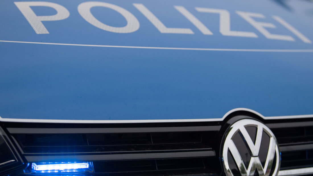 ARCHIV - Deutsches Polizeiauto. Foto: Lino Mirgeler/dpa/Archivbild 20251024105348128.jpg
