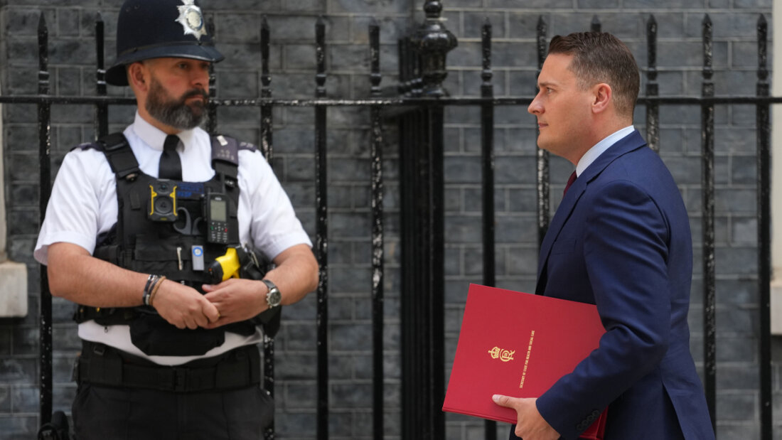 Der britische Ex-Gesundheitsminister Wes Streeting kommt zu einer Kabinettssitzung in der Downing Street. Foto: Kirsty Wigglesworth/AP/dpa 20260516180745489.jpg