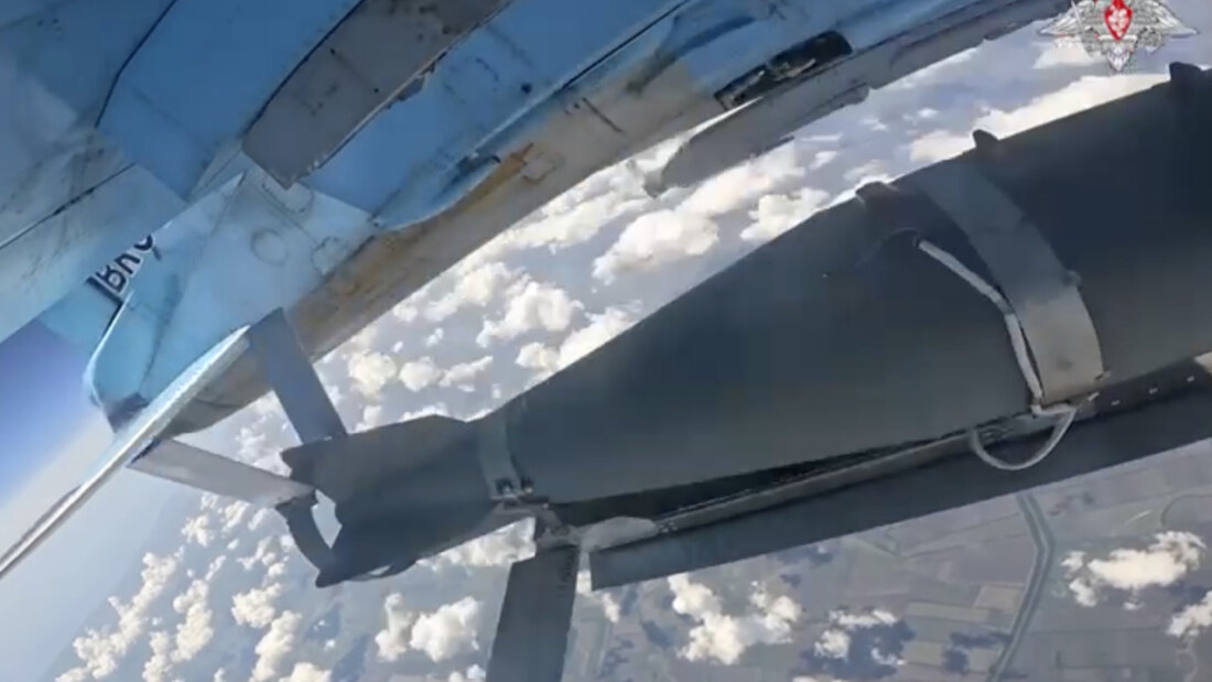 HANDOUT - Eine gleitgelenkte Bombe. Foto: Uncredited/Rusian Defense Ministry Press Service/AP/dpa 20250207151025949.jpg