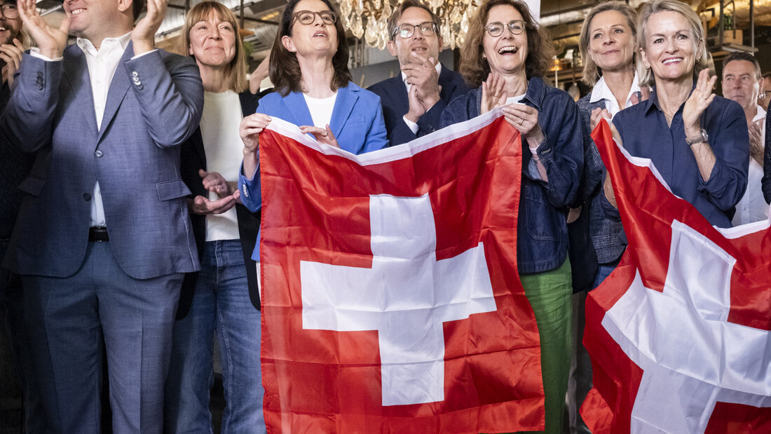 Jubel bei den Gegnerinnen und Gegnern der Neutralitätsinitiative. Diese ist am Sonntag an der Urne klar und deutlich gescheitert. 20260927132519693.jpg