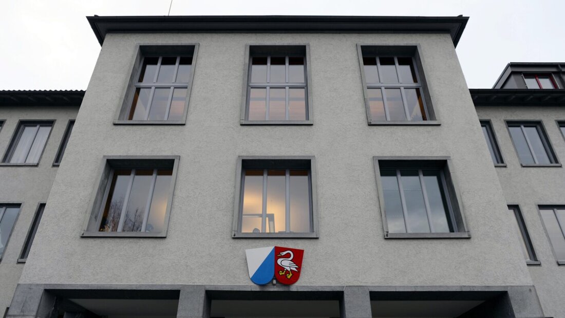 Ein Mann, der in Wädenswil seine Mutter umgebracht haben soll, schwieg vor dem Bezirksgericht Horgen. (Archivbild) 20260908104103285.jpg