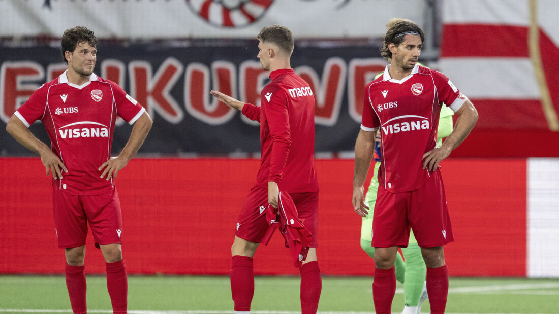Die Spieler des FC Thun haben eine enttäuschende erste Saison-Phase hinter sich 20260916040008609.jpg