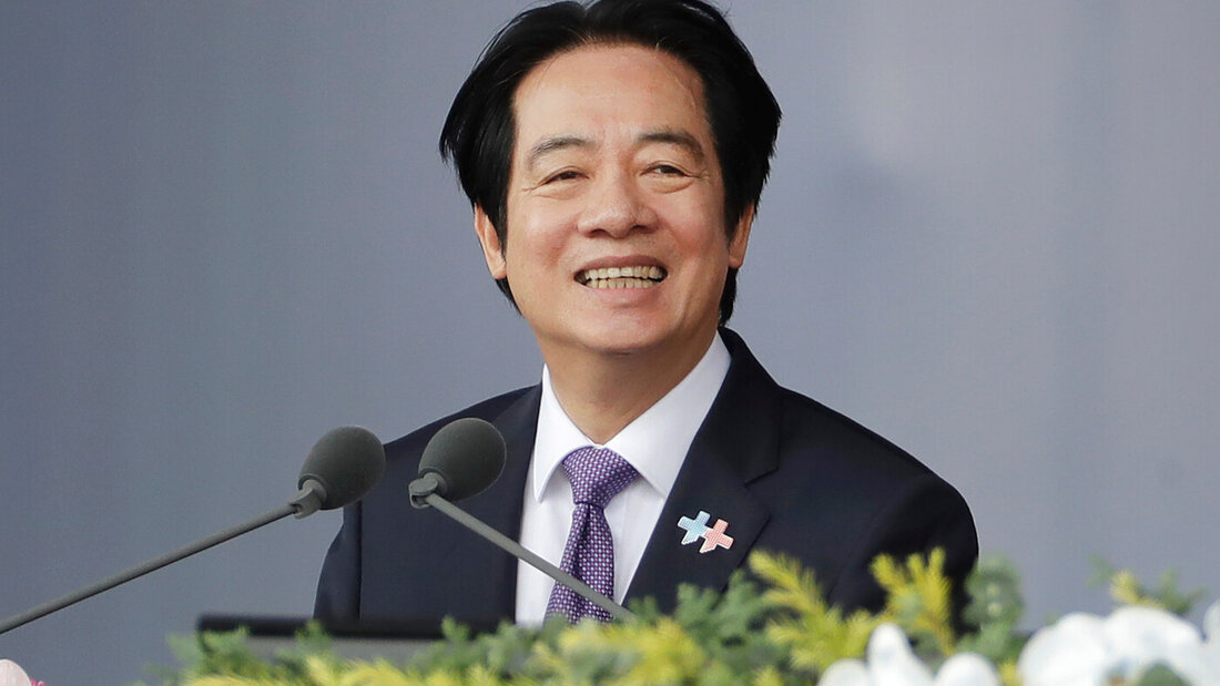 Der taiwanesische Präsident Lai Ching-te hält während der Feierlichkeiten zum Nationalfeiertag in Taipeh eine Rede. Foto: Chiang Ying-ying/AP/dpa 20261010085517666.jpg