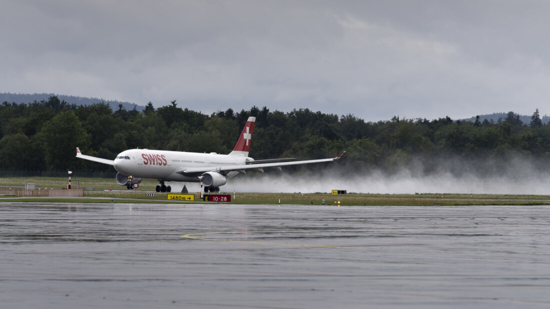 Die Schweizer Fluggesellschaft Swiss hat angesichts des in den USA erwarteten Wintersturms mehrere Flüge vorsorglich gestrichen. (Archivbild) 20260123174015453.jpg